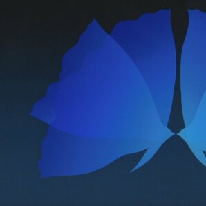 井上公三 抱擁(EMBRACEMENT 青い蝶々)シルクスクリーン 版画 額装 OK5101の画像3