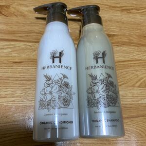 さくらの森★ハーバニエンス シャンプー・コンディショナー各300ml★ジャスミン＆ベルガモットの香り