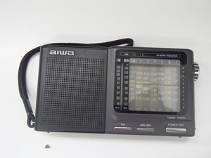 #60448【中古現状品】aiwa アイワ FM/MW/SW 9バンドコンパクトラジオ WR-A100