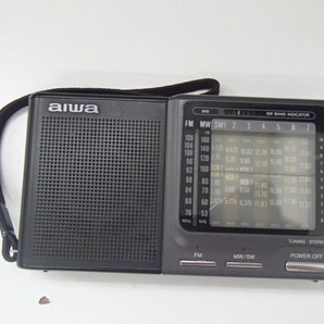 #60448【中古現状品】aiwa アイワ FM/MW/SW 9バンドコンパクトラジオ WR-A100の画像1