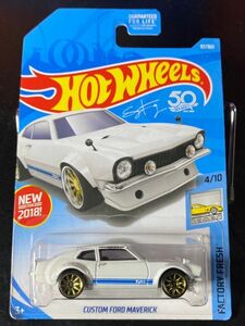 ホットウィール HOTWHEELS CUSTOM FORD MAVERICK フォード マーベリック 白 USカード