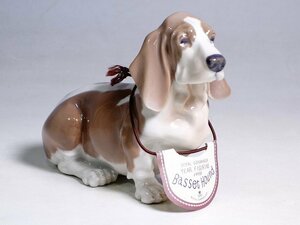 K04125【ROYAL COPENHAGEN ロイヤルコペンハーゲン】Basset Hound バセットハウンド イヤーフィギュリン 1998年 ドッグ 犬 陶器人形 置物