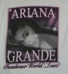 ST60アリアナグランデTシャツARIANA GRANDEアメリカ古着ツアーTシャツ白系TシャツLミュージシャンTシャツ/オールド＆レトロ