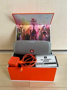 美品　JBL チャージ3 Bluetoothスピーカー　グレー ポータブル CHARGE3 オーディオ機器