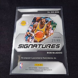 【49シリ】ボブ・マカドゥー 23-24 PANINI PRIZM Bob McAdoo Signatures Prizms Blue 21/49 NBA シーズンMVP (1975年) 直筆サインの画像2