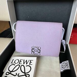 【LOEWE】 アナグラムトライフォールドウォレット　ライトモーヴ　3つ折り財布