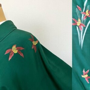 KIRUKIRU セミアンティーク 着物 付下げ 錦紗 正絹 身丈約154cm 深緑地に手描きのカトレアのような洋花柄 モダン レトロ 着付け 和装の画像1
