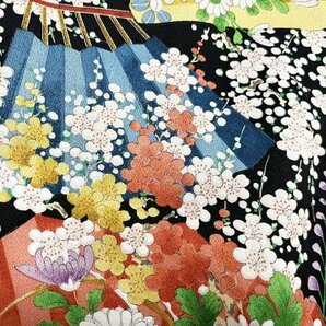 KIRUKIRU リサイクル 着物 染 正絹 身丈155.5cm 黒地に四季折々の花々 花扇 豪華絢爛 小紋 着付け 和装 卒業式 袴用の画像9