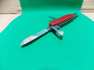 ビクトリノックス Victorinox ★ アーミーナイフ　OFFICIER　SUISSE★キャンプ　アウトドア用品　スイス製 ツールナイフ