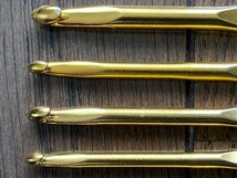 クロバー　ゴールド　カギ針　フック　編針　2ミリ、2.3ミリ、3/0×2、5/0、7/0、3.5ミリ、5ミリ ８本　ピン１本　昭和　当時物　送料無料_画像2