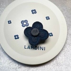 新品◆LARDINI◆濃紺×灰黒フェルト製ブートニエール◆ダークネイビー/グレーブラック◆ジャケット コート ベスト用/ブローチ ラルディーニの画像8