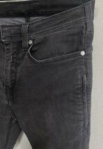 定価62,700円Neil Barrett ニールバレット　PBDE102 B803T SUPER SKINNY FIT REGULAR RISE マルチポケットスキニーパンツ BLACK 29_画像6