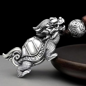 999銀竜亀の創意的な装飾