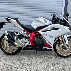 １スタ売り切り!! ホンダ CBR250RR 2021年式 9936km 白 低距離美車 外装ほぼ傷なし SS スーパースポーツ YZF-R25 NINJA250 ZX-25Rの画像2