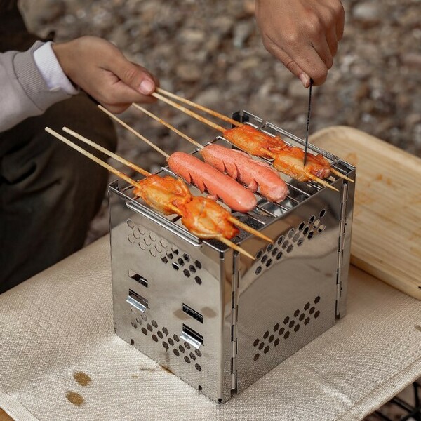 ポータブル バーベキューコンロ ミニ焚き火台 クッカースタンド コンパクト 折りたたみ BBQ 登山 釣り 軽量 小型 ソロキャンプ 送料無料