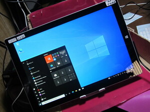 ジャンク　Surface 1631 64GB windows10　10型 wifi　銀　初期化済み　30-6444