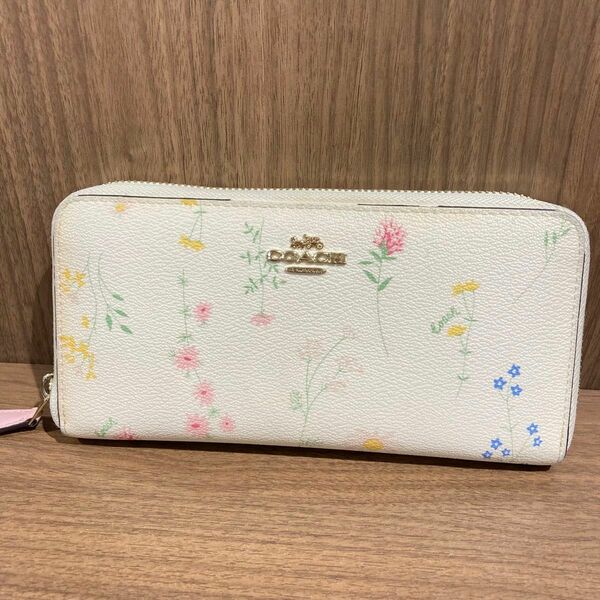 COACH コーチ 小物 財布 長財布 花柄 ラウンドファスナー ファッション レディース 人気 ブランド アイテム かわいい