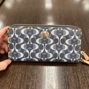 COACH コーチ シグネチャー 小物 財布 長財布 ラウンドファスナー レディース ブランド ファッション アイテム おしゃれ