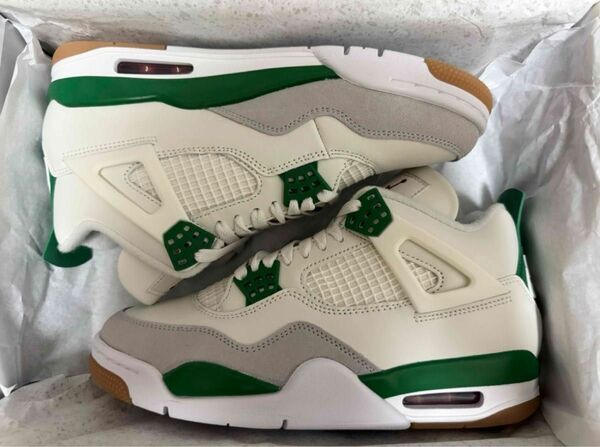 Nike SB × Air Jordan 4 "Pine Green"