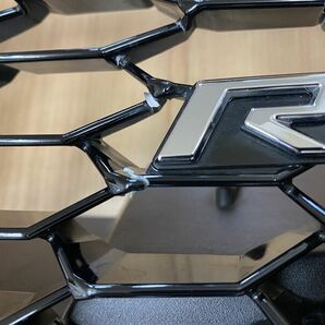 トヨタ クラウン hybrid RS AZSH20 フロントグリル ジャンクの画像6