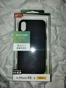 iPhone ブラック シリコンケース