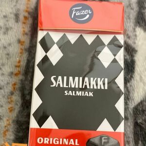 サルミアッキ SALMIAKKI 40g x 1箱 フィンランド産 リコリス　グミ