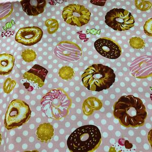 キャンバス地　ドーナツ　キャンディー　カップケーキ　クッキー　スイーツいっぱい柄　50×95センチ　送料込み ハギレ 生地