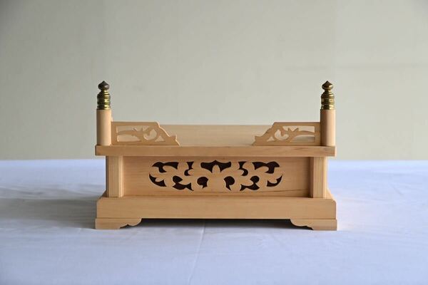 【骨董品】仏具 骨置台 白木 木箱付 葬祭用品 寺院仏具 仏教美術 木製 飾り台 レトロ 骨台 伝統工芸 無垢材 和室装飾 高級仏具