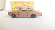 MATCHBOX　FORD CORTINA　ヴィンテージミニカー　かなり希少　フォードコルチナ　No:25 箱付き　前輪左右稼働　サスペンションあり　_画像7