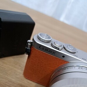 LUMIX Panasonic DMC-GM1 ミラーレス一眼 カメラ ボディ オレンジ Lumix DMC-GM1 12-32mm F3.5-5.6 asph g vario panaの画像3