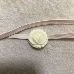 ハンドメイド 帯留め 薔薇 白 ホワイト 和装小物 帯留 帯飾り 花 ハンドメイド品 ホワイト