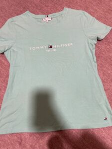 【美品】tommyhilfiger ロゴ刺繍Tシャツ　グリーン　緑　半袖Tシャツ　エメラルドグリーン　Sサイズ　カットソー　トミー