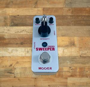 MOOER BASS SWEEPER ベース用エンベロープフィルター/オートワウ