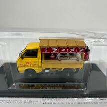 定期購読特典 懐かしの商用車コレクション 1/43 非売品 スズキ キャリイ ST30型 1979 ラーメン屋台仕様 旧車 昭和レトロ 軽トラ ミニカー _画像3