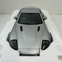 KYOSHO 1/12 Aston Martin V12 Vanquish 京商 アストンマーティン ヴァンキッシュ シルバー アストンマーチン ミニカー モデルカー_画像7