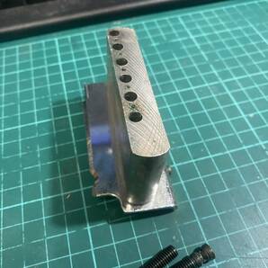 2点式 Tremolo Bridge クローム ビックブロック スタッドボルト付属 の画像3