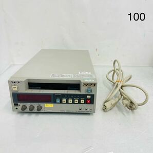 4SC006 SONY ソニー DVCAM mini DV ビデオカセットレコーダー DSR-20 業務用 家電 映像機器 ビデオデッキ 電源コード付き 中古 現状品 の画像1