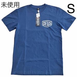 W363 未使用 DEUS EX MACHINA デウス エクス マキナ TOKYO ADDRESS Tシャツ S メンズ 半袖 ネイビー T-DMW41808R B938の画像1