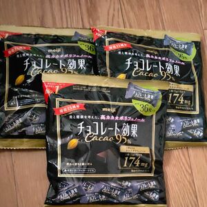 チョコレート効果95%180g36枚入3袋 計108枚