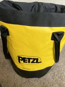 登山　PETZL BUCKET30 美品