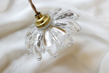 もうひとつの照明に『12センチのガラス傘』フランスアンティーク ミニシャンデリア 電灯 ガラス シェード ペンダントランプ 灯具 j_画像8