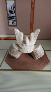 兜 備前焼 置物 １個 Bizenware Kabuto かぶと Japanese Kabuto 岡山土産 名産品 日本六古窯 白備前 磁気粘土 ②