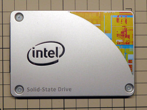 インテル SSD 535 Series 240GB MLC 2.5インチ SATA 6Gb/s 16nm 7mm厚 SSDSC2BW240H