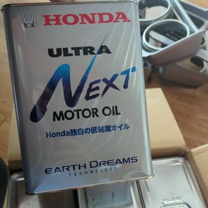  Honda engine oil ULTRA NEXT MOTOR OIL unused goods unopened 4 can together.