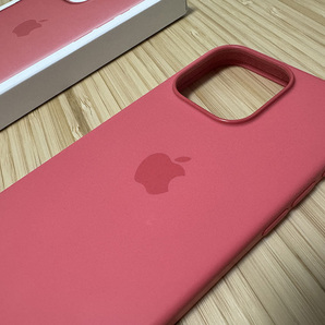 美品 Apple純正 MagSafe対応 iPhone 15 Proシリコーンケース グアバ MT1G3FE/A iPhone 15 Pro Silicone Case Guava A3125の画像6