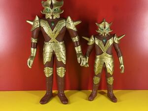 ウルトラ怪獣シリーズ　72 異次元超人 エースキラー　ソフビ 円谷 BANDAI バンダイ　ウルトラ怪獣800 2体セット　フィギュア