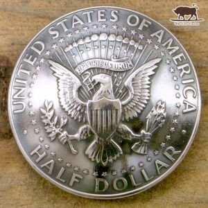◆コンチョ ネジ式　アメリカ　ハーフダラー 銀貨　イーグル　1965～69年　シルバー　50セント　30mm　Silver400　ボタン コイン パーツ