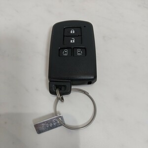 Неиспользованные предметы хранения Toyota подлинный 80 Noah Voxy Esquire Smart Key