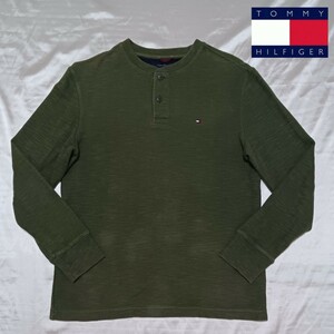 【TOMMY HILFIGER】トミーヒルフィガーの長袖Tシャツ(GREEN)