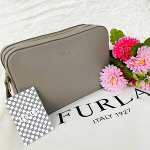 未使用級★FURLA フルラ リリー ダブルファスナー カメラバッグ グレージュ ショルダーバッグ ポシェット クロスボディ